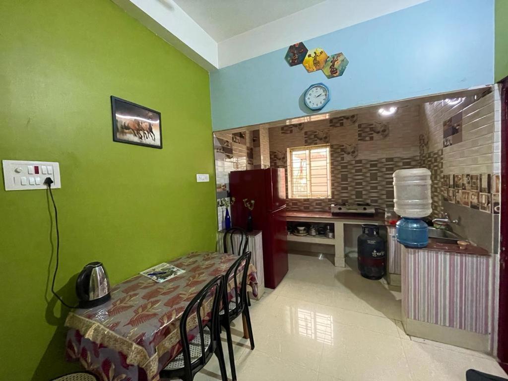 Veda Homestay Agartala Extérieur photo